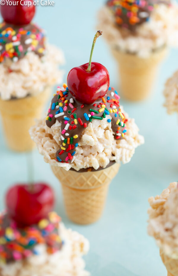 SO CUTE! Rice Krispie Treat Ice Cream Cones! So cute for kids and these won't melt on a hot day!